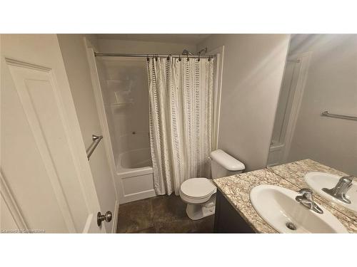 1B-1180 Countrystone Drive, Kitchener, ON - Indoor Photo Showing Bathroom