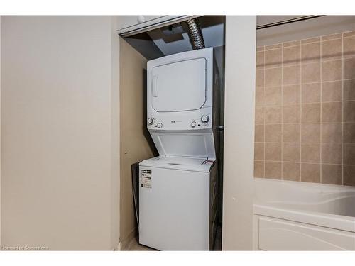 505-120 Mansion Street, Kitchener, ON - Indoor Photo Showing Laundry Room