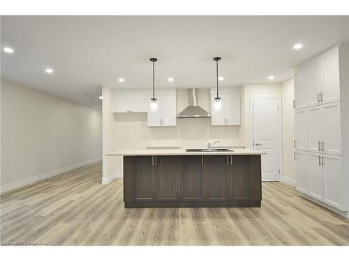 38 Dudhope Avenue, Cambridge, ON - Indoor Photo Showing Kitchen