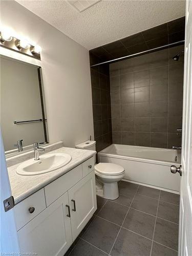 47 Lomond Lane, Kitchener, ON - Indoor Photo Showing Bathroom