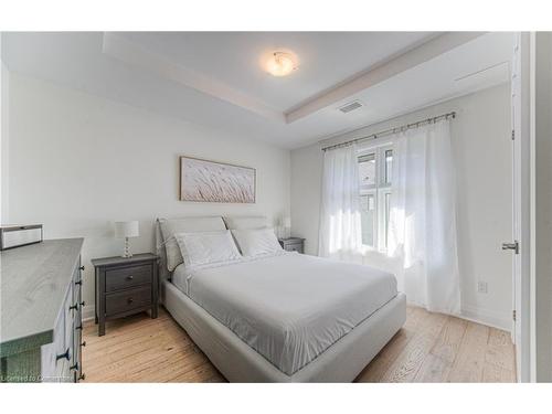 108-249 Grey Silo Road, Waterloo, ON - Indoor Photo Showing Bedroom