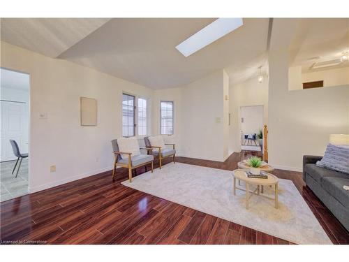 3-337 George Street N, Cambridge, ON - Indoor Photo Showing Living Room