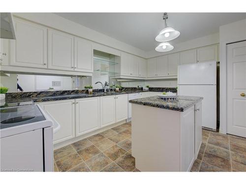 3-337 George Street N, Cambridge, ON - Indoor Photo Showing Kitchen With Double Sink