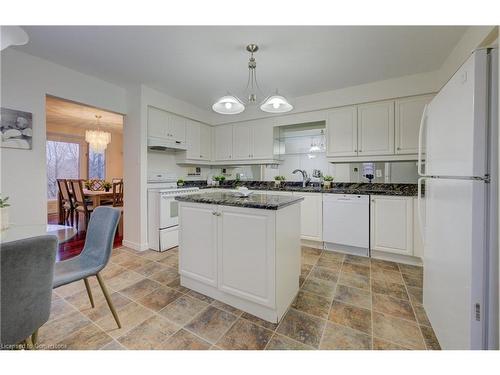 3-337 George Street N, Cambridge, ON - Indoor Photo Showing Kitchen