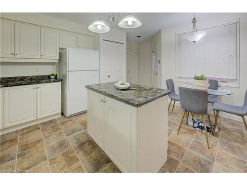 3-337 George Street N, Cambridge, ON - Indoor Photo Showing Kitchen