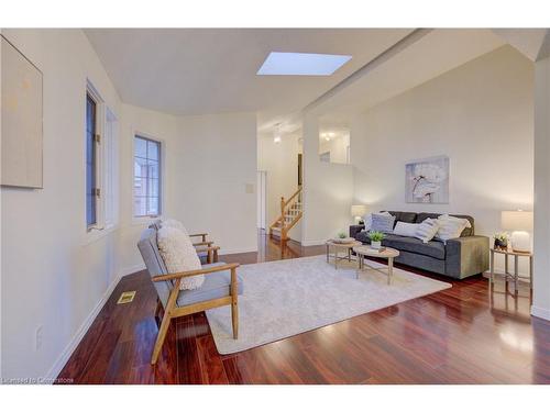 3-337 George Street N, Cambridge, ON - Indoor Photo Showing Living Room