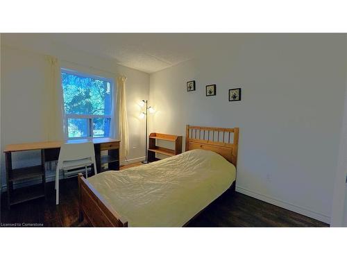 202-384 Erb Street W, Waterloo, ON - Indoor Photo Showing Bedroom