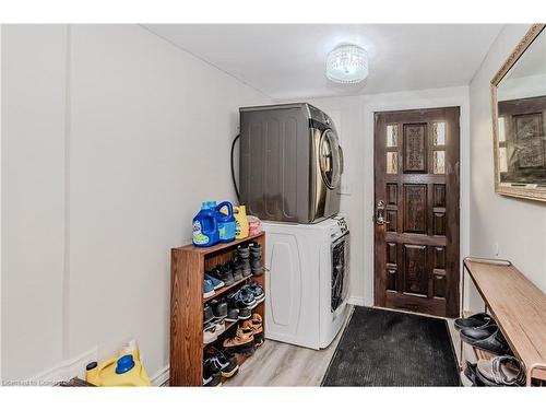 15 Todd Street, Cambridge, ON - Indoor Photo Showing Laundry Room