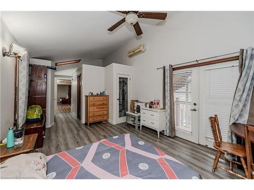 15 Todd Street, Cambridge, ON - Indoor Photo Showing Bedroom