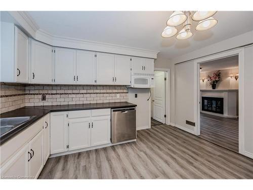 15 Todd Street, Cambridge, ON - Indoor Photo Showing Kitchen