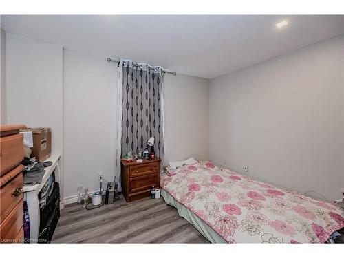 15 Todd Street, Cambridge, ON - Indoor Photo Showing Bedroom