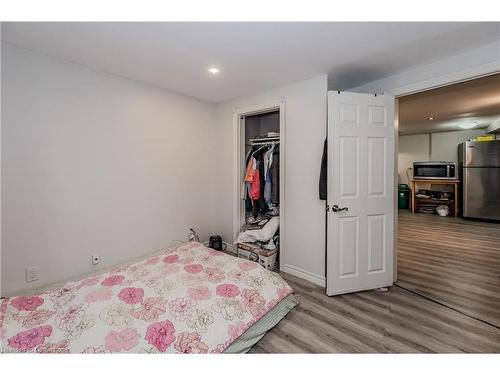 15 Todd Street, Cambridge, ON - Indoor Photo Showing Bedroom