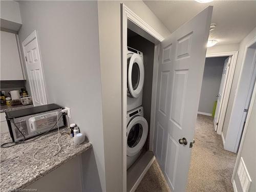 156 Oat Lane, Kitchener, ON - Indoor Photo Showing Laundry Room