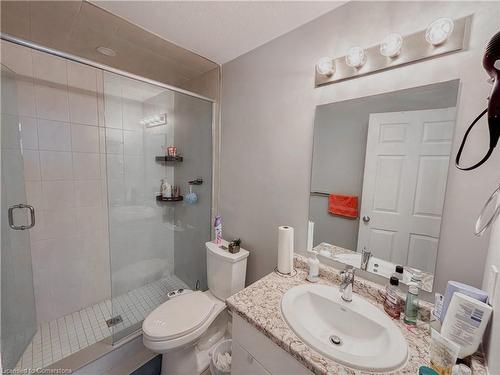 156 Oat Lane, Kitchener, ON - Indoor Photo Showing Bathroom