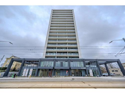 506-741 King Street W, Kitchener, ON - Outdoor