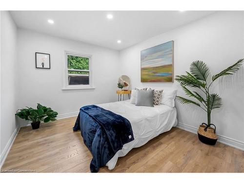 5449 Wellington Rd 39 Road, Guelph, ON - Indoor Photo Showing Bedroom