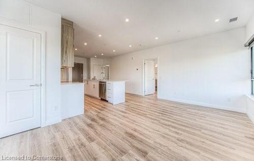 524-525 New Dundee Road, Kitchener, ON - Indoor Photo Showing Kitchen