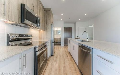 524-525 New Dundee Road, Kitchener, ON - Indoor Photo Showing Kitchen With Double Sink With Upgraded Kitchen