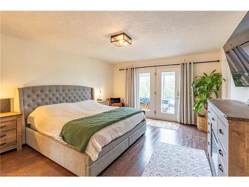 33 Notchwood Court, Kitchener, ON - Indoor Photo Showing Bedroom