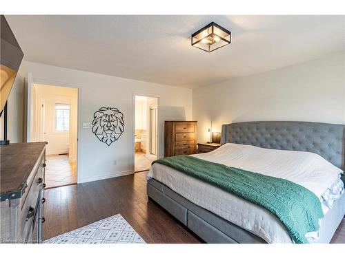 33 Notchwood Court, Kitchener, ON - Indoor Photo Showing Bedroom