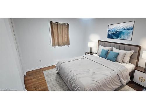 B-188 Samuelson Street, Cambridge, ON - Indoor Photo Showing Bedroom