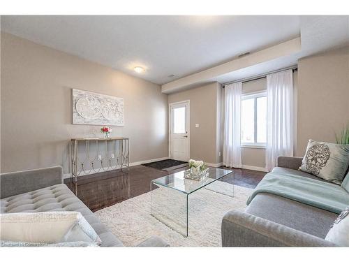 709 Frederick Street, Kitchener, ON - Indoor Photo Showing Living Room