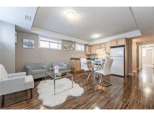 709 Frederick Street, Kitchener, ON - Indoor Photo Showing Living Room