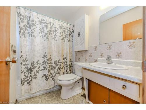 76 Ravine Drive, Cambridge, ON - Indoor Photo Showing Bathroom