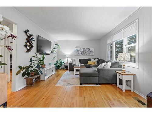 5 Churchill Crescent E, Fergus, ON - Indoor Photo Showing Living Room