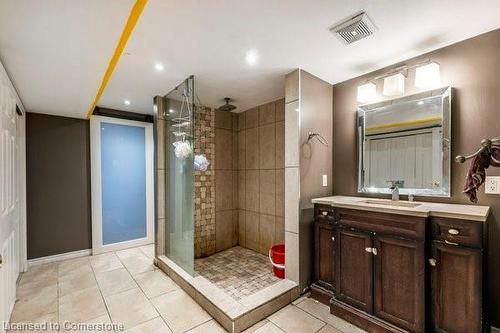 97 Noecker Street, Waterloo, ON - Indoor Photo Showing Bathroom