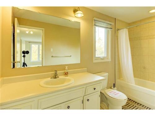 124 Westheights Drive, Kitchener, ON - Indoor Photo Showing Bathroom