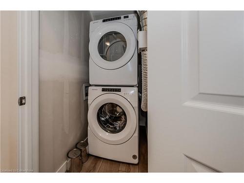 D73-405 Myers Road, Cambridge, ON - Indoor Photo Showing Laundry Room