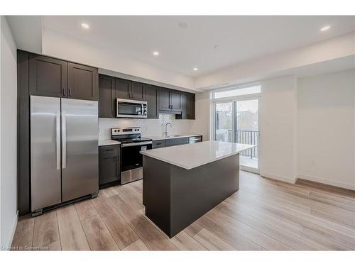 64-405 Myers Road, Cambridge, ON - Indoor Photo Showing Kitchen With Upgraded Kitchen