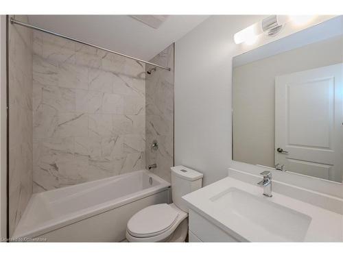 64-405 Myers Road, Cambridge, ON - Indoor Photo Showing Bathroom