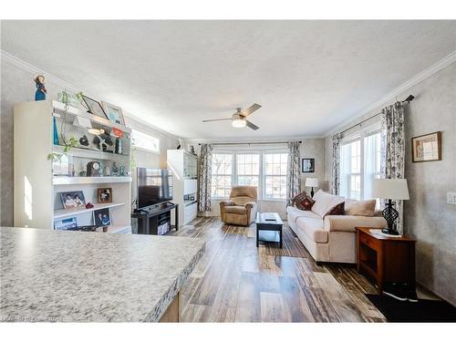 99 Fourth Conc Road, Burford, ON - Indoor Photo Showing Living Room