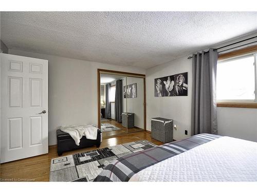 22 Westmount Mews, Cambridge, ON - Indoor Photo Showing Bedroom