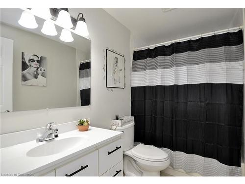 22 Westmount Mews, Cambridge, ON - Indoor Photo Showing Bathroom