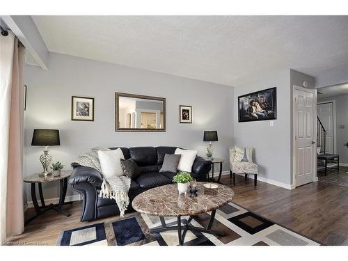 22 Westmount Mews, Cambridge, ON - Indoor Photo Showing Living Room