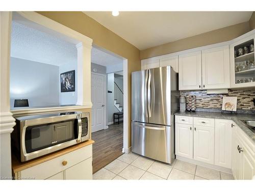 22 Westmount Mews, Cambridge, ON - Indoor Photo Showing Kitchen