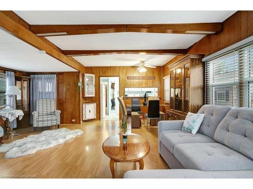 12 Macpherson Crescent, Flamborough, ON - Indoor Photo Showing Living Room