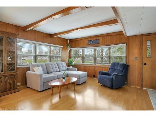 12 Macpherson Crescent, Flamborough, ON - Indoor Photo Showing Living Room