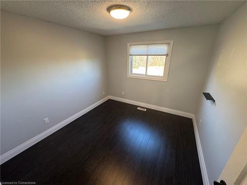 50 Winding Way, Kitchener, ON - Indoor Photo Showing Other Room