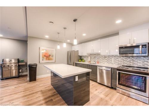 314-399 Queen Street S, Kitchener, ON - Indoor Photo Showing Kitchen With Stainless Steel Kitchen With Upgraded Kitchen