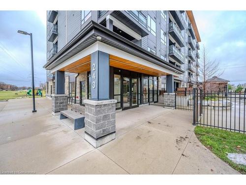 310-243 Northfield Drive E, Waterloo, ON - Outdoor