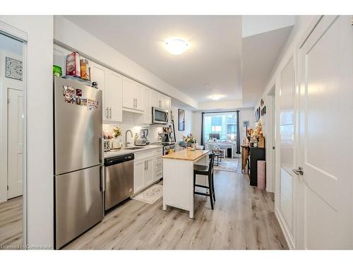 310-243 Northfield Drive E, Waterloo, ON - Indoor Photo Showing Kitchen