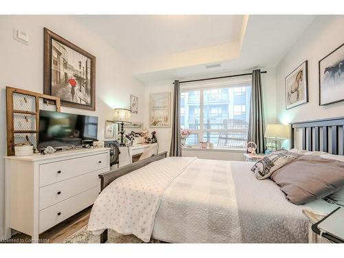 310-243 Northfield Drive E, Waterloo, ON - Indoor Photo Showing Bedroom