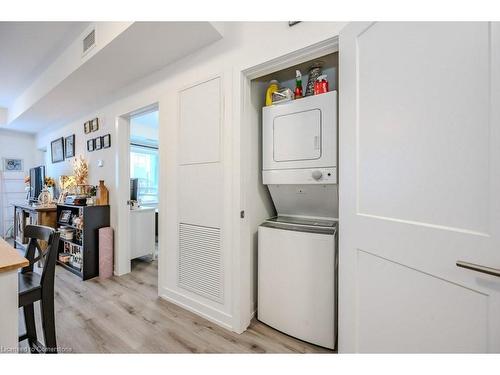 310-243 Northfield Drive E, Waterloo, ON - Indoor Photo Showing Laundry Room