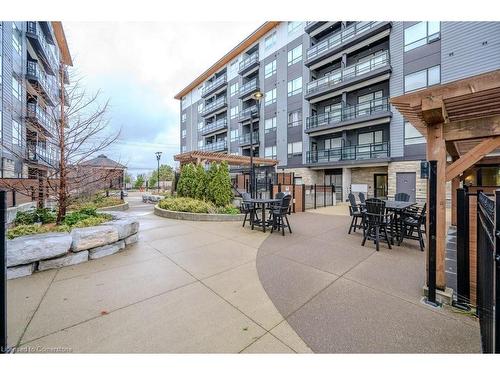 310-243 Northfield Drive E, Waterloo, ON - Outdoor