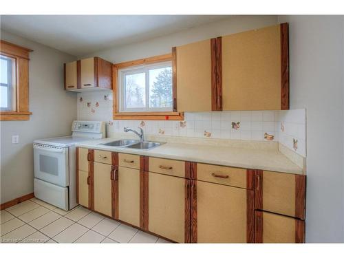 455 Waterloo Street S, Cambridge, ON - Indoor Photo Showing Kitchen With Double Sink