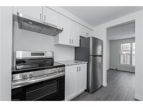 4-210 Glamis Road, Cambridge, ON - Indoor Photo Showing Kitchen With Stainless Steel Kitchen